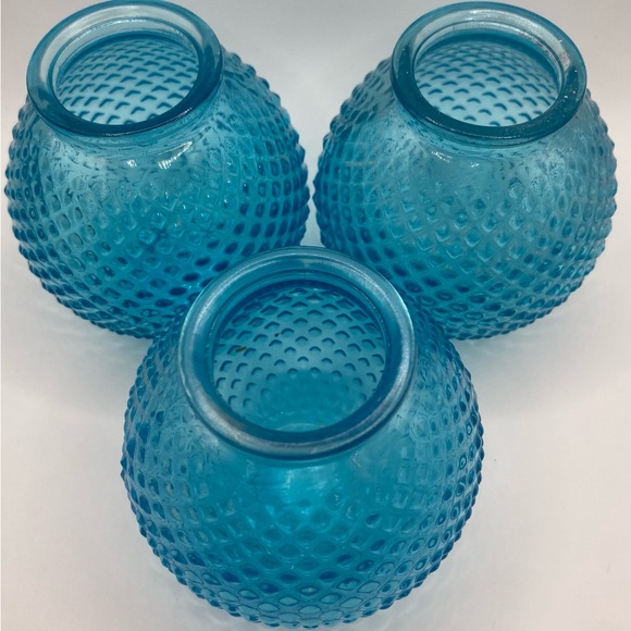 3 Blue HOBNAIL ROUND MINI VASES 3.25 INCHES TALL DIAMETER 1.25 INCHES - Picture 3 of 4